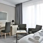 Hotel Lantier & Swimming Pool Zone