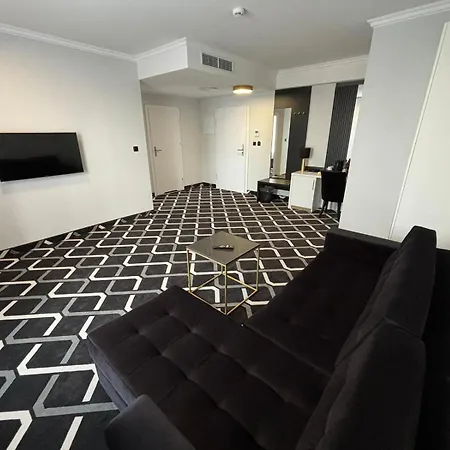 Lantier & Swimming Pool Zone Bytom