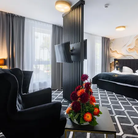 Lantier - Basen & Gabinet Hotel