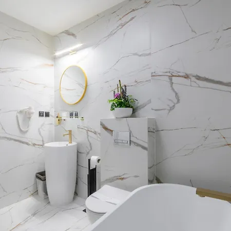 Lantier - Basen & Gabinet Hotel 4*