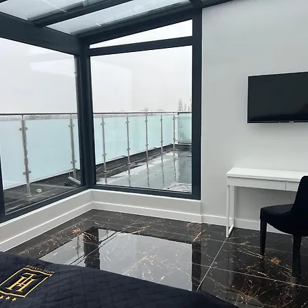 Ξενοδοχείο Lantier & Swimming Pool Zone 4*