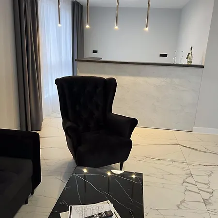 Lantier & Swimming Pool Zone