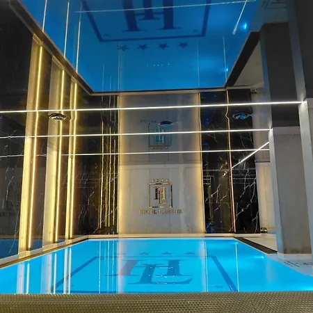 Lantier & Swimming Pool Zone