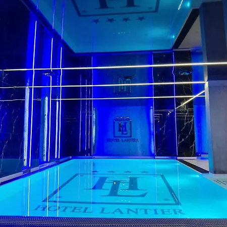 Lantier & Swimming Pool Zone Ξενοδοχείο Μπίτομ