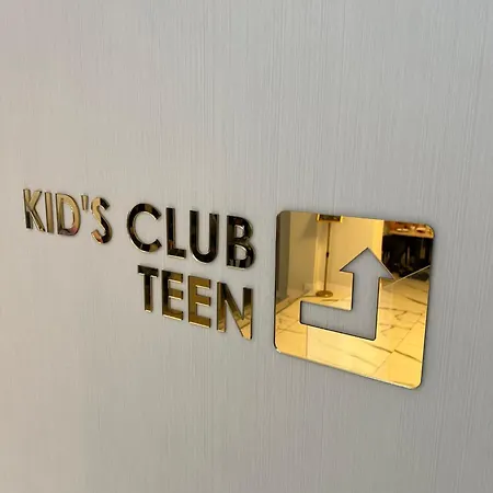 Lantier & Swimming Pool Zone 4* Bytom