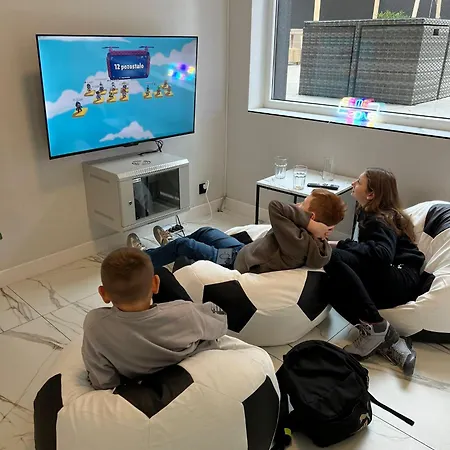 Lantier & Swimming Pool Zone