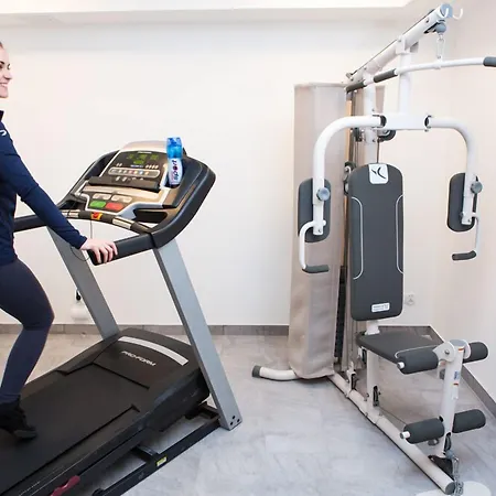 Lantier & Swimming Pool Zone Hotel 4*