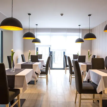 Lantier & Swimming Pool Zone 4*