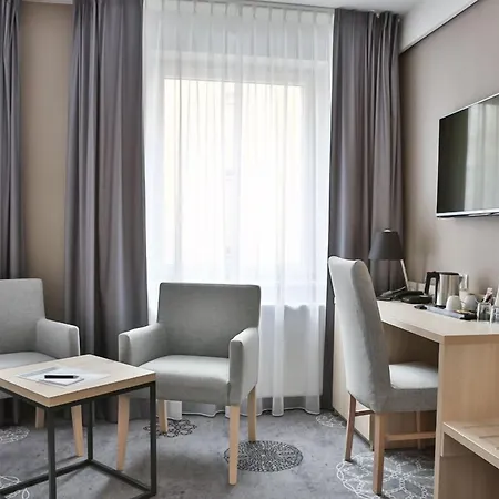 Lantier & Swimming Pool Zone ビトム