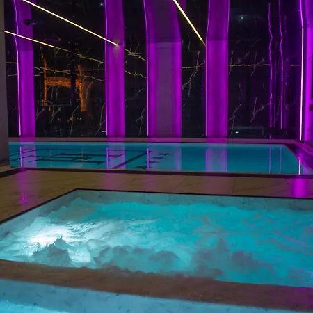 Lantier & Swimming Pool Zone 4*