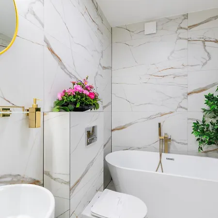 Lantier & Swimming Pool Zone Bytom