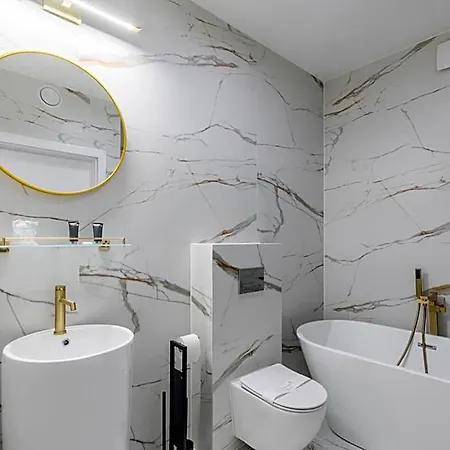 Lantier - Basen & Gabinet Otel