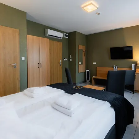 Hotel Lantier - Basen & Gabinet 4*