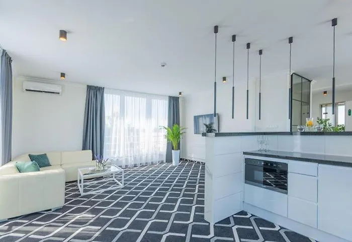 Hotel Lantier & Swimming Pool Zone