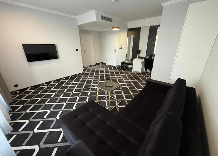 Lantier & Swimming Pool Zone Bytom