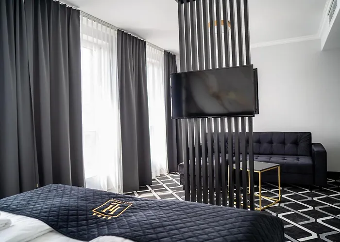 Lantier & Swimming Pool Zone 4*