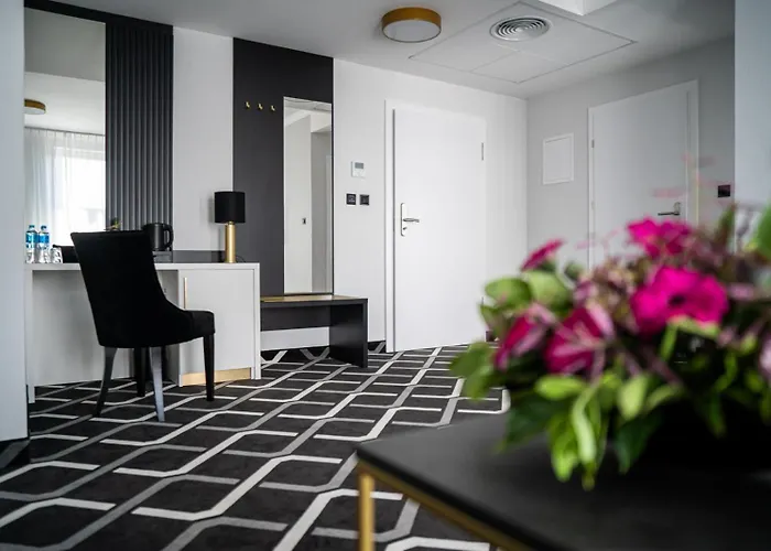 Lantier & Swimming Pool Zone 4* بيتوم