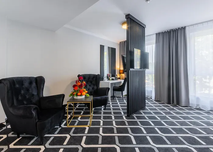 Lantier & Swimming Pool Zone 4* بيتوم