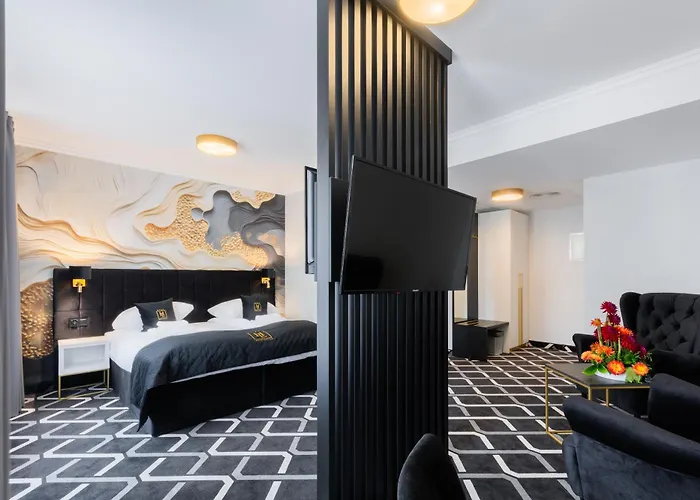 Lantier & Swimming Pool Zone