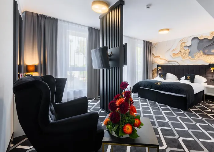 Lantier & Swimming Pool Zone فندق