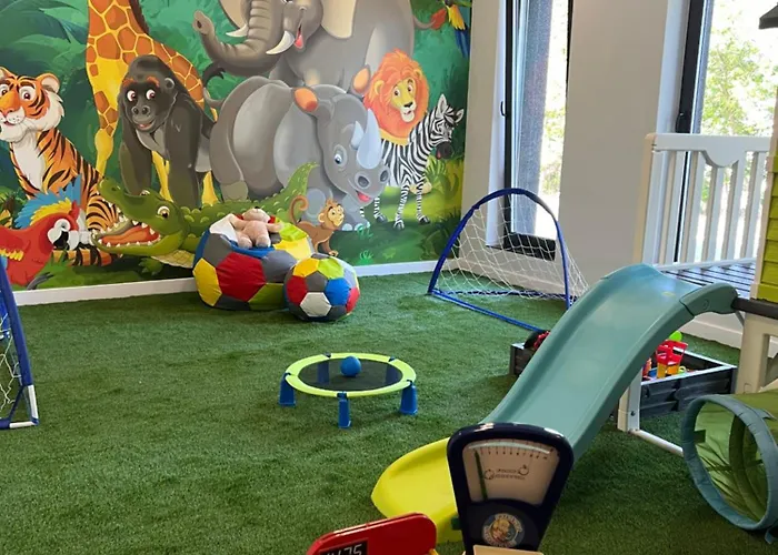 Отель Lantier & Swimming Pool Zone 4*