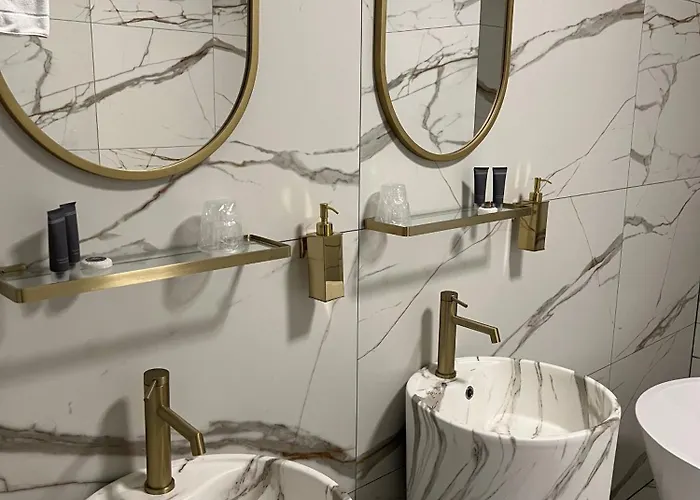 Lantier & Swimming Pool Zone