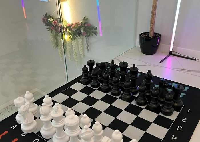 Отель Lantier & Swimming Pool Zone Бытом