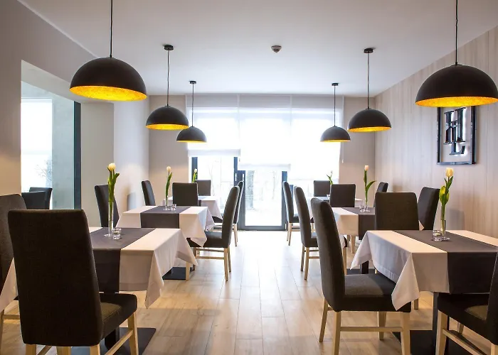 Lantier & Swimming Pool Zone 4*