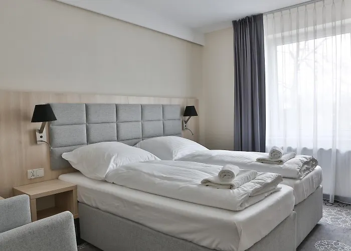 Lantier & Swimming Pool Zone