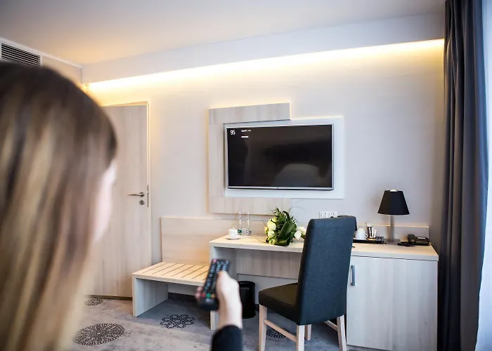 Lantier & Swimming Pool Zone فندق بيتوم