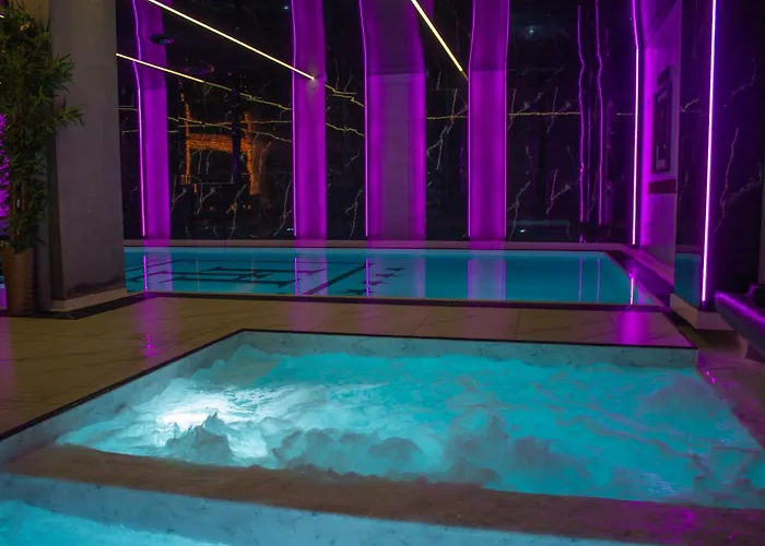 Lantier & Swimming Pool Zone 4*