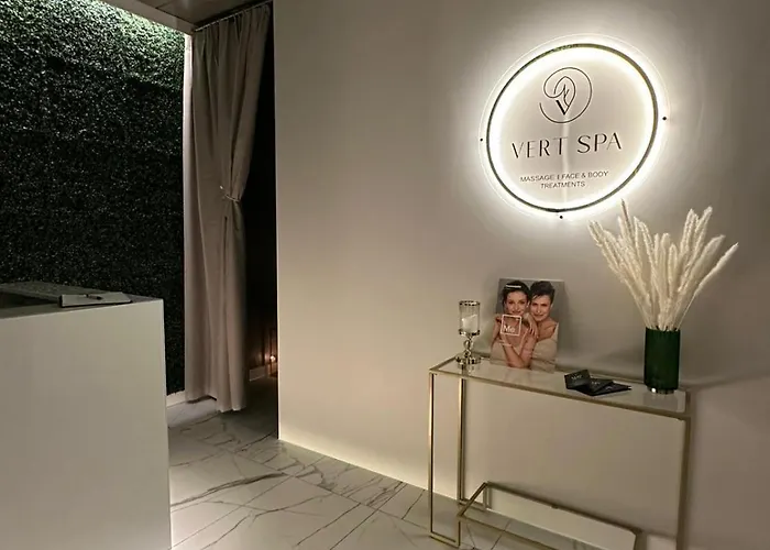 Lantier & Swimming Pool Zone Отель 4*